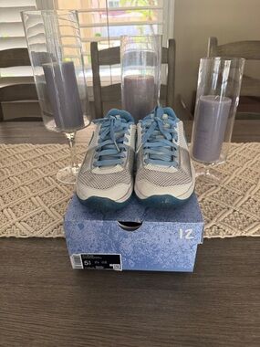 Jordan Kids Sneakers in Light Blue and Gray